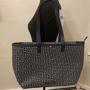 NWT Tommy Hilfiger Navy and White Logo Tote Bag